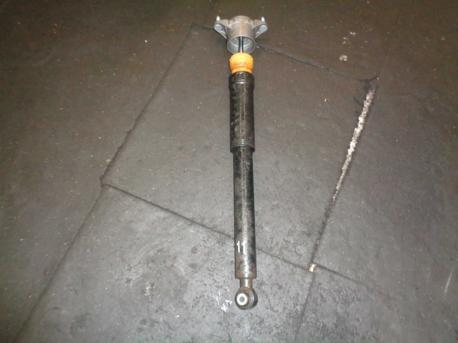 MERCEDES 2018 A CLASS W176 2.1 DIESEL REAR SHOCK ABSORBER DAMPER LEG