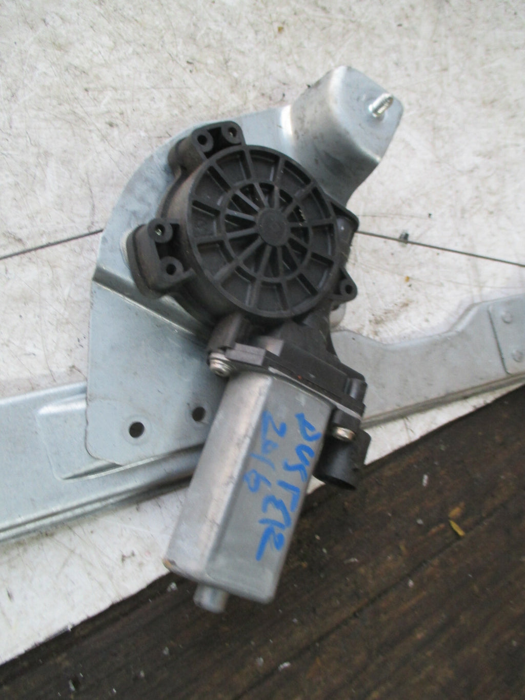 DACIA DUSTER 2016 MK1 5 DOOR NSF PASSENGER FRONT DOOR WINDOW REGULATOR & MOTOR