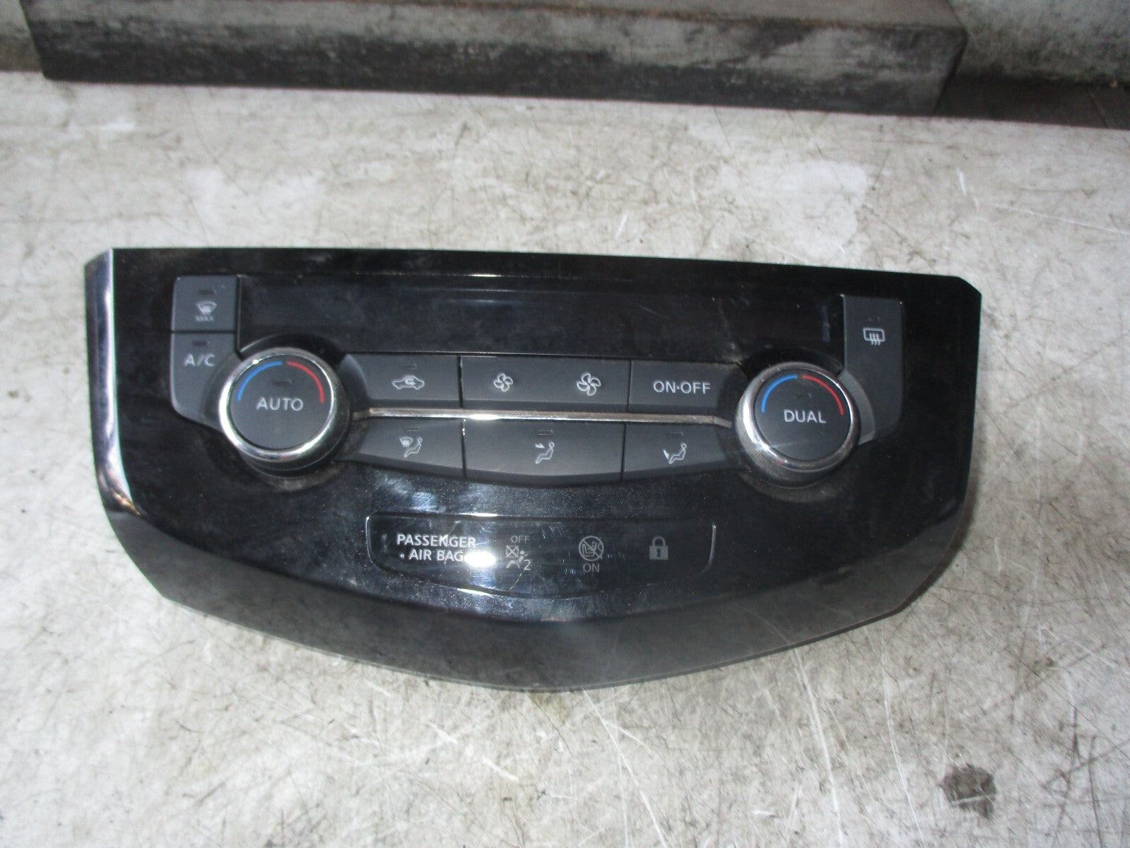 NISSAN QASHQAI J11 MK2 2021 HEATER AC CLIMATE CONTROL SWITCH PANEL 27500HV00A
