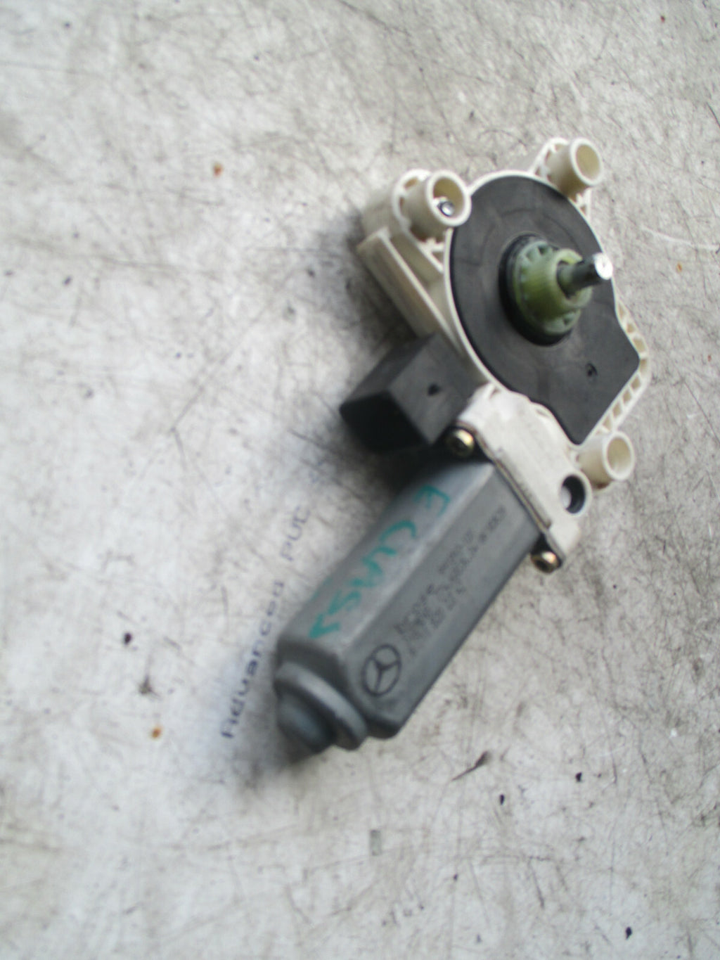MERCEDES BENZ E CLASS W211 2004 PASSENGER REAR DOOR WINDOW MOTOR A2118202342