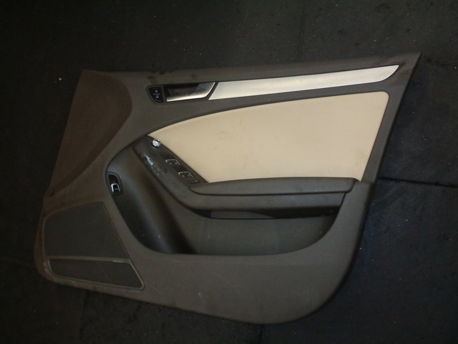 AUDI A4 B8 2014  OSF DRIVER SIDE FRONT COMPLETE DOORCARD BROWN CREAM 8K2867106
