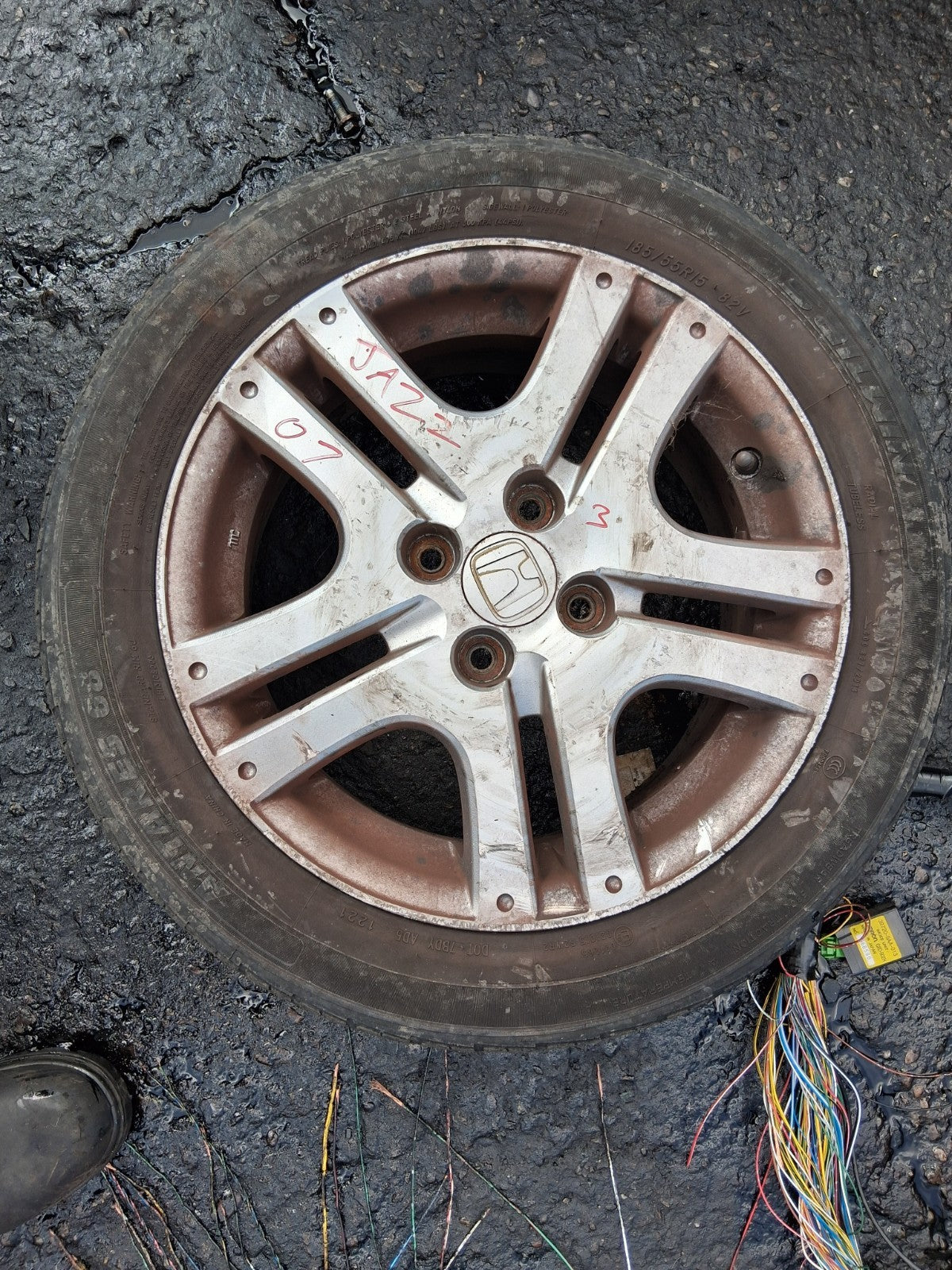 2007 HONDA JAZZ MK2 15 INCH ALLOY WHEEL WITH TYRE 185/55R15