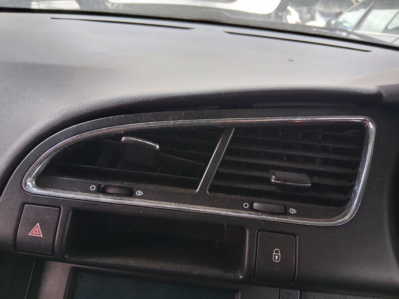 2012 PEUGEOT 3008 MK1 CENTRE DASHBOARD FRONT AIRVENT