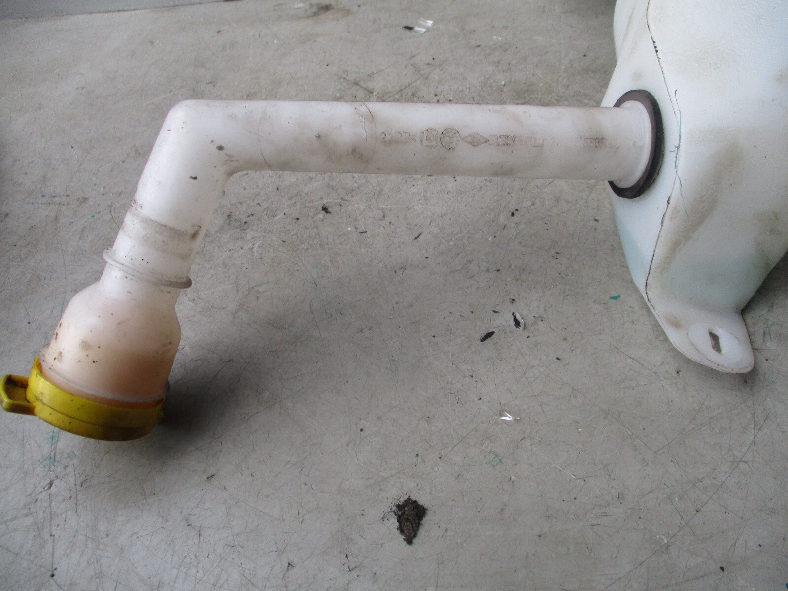 2015 RENAULT MEGANE  EXPANSION WASHER WATER BOTTLE