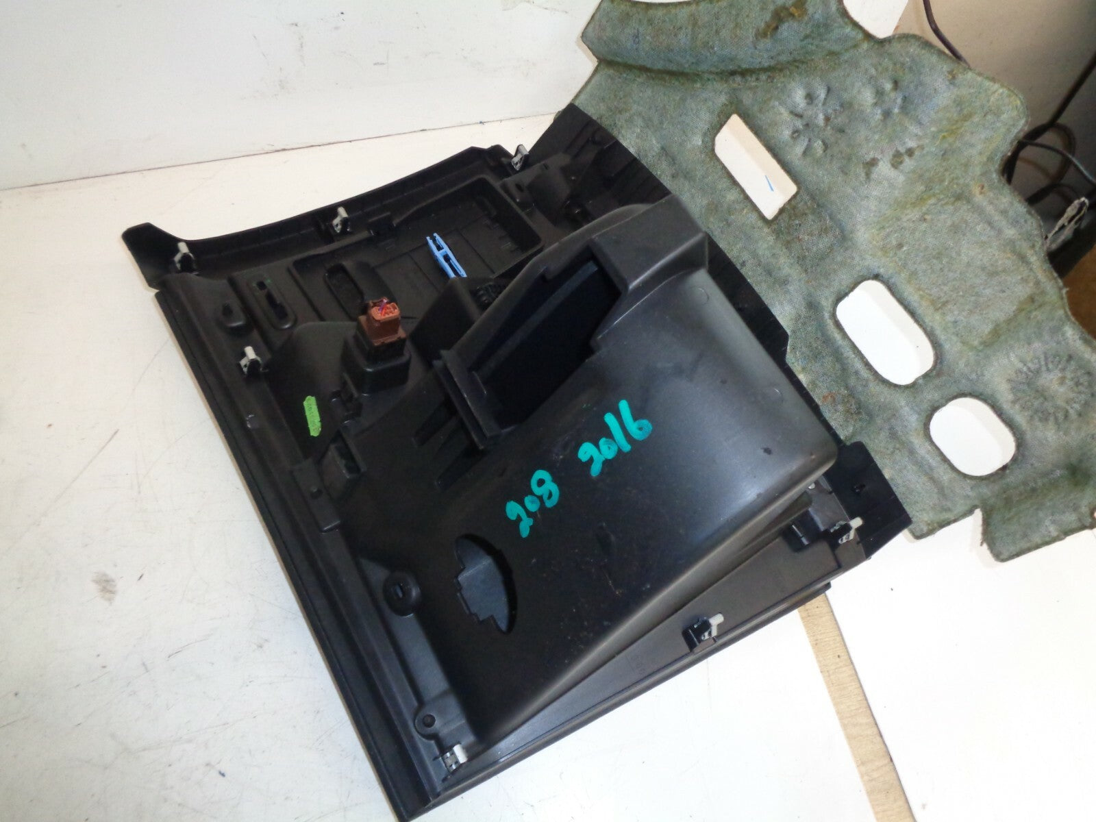 PEUGEOT 208 2016 MK1 PASSENGER SIDE STORAGE COMPARTMENT GLOVEBOX