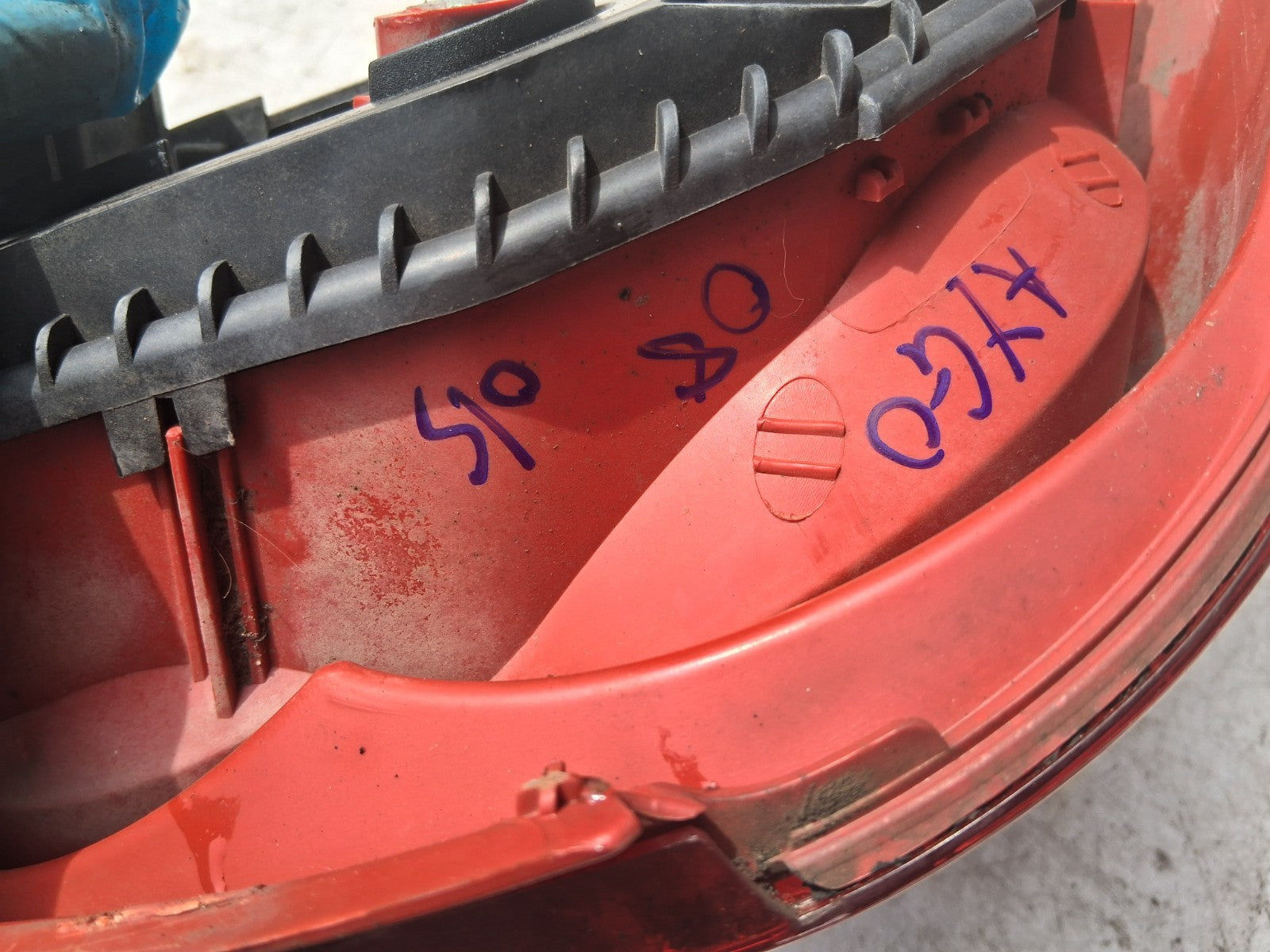 2008 TOYOTA AYGO MK1  OSR DRIVER SIDE REAR TAIL LIGHT LAMP 815500H010