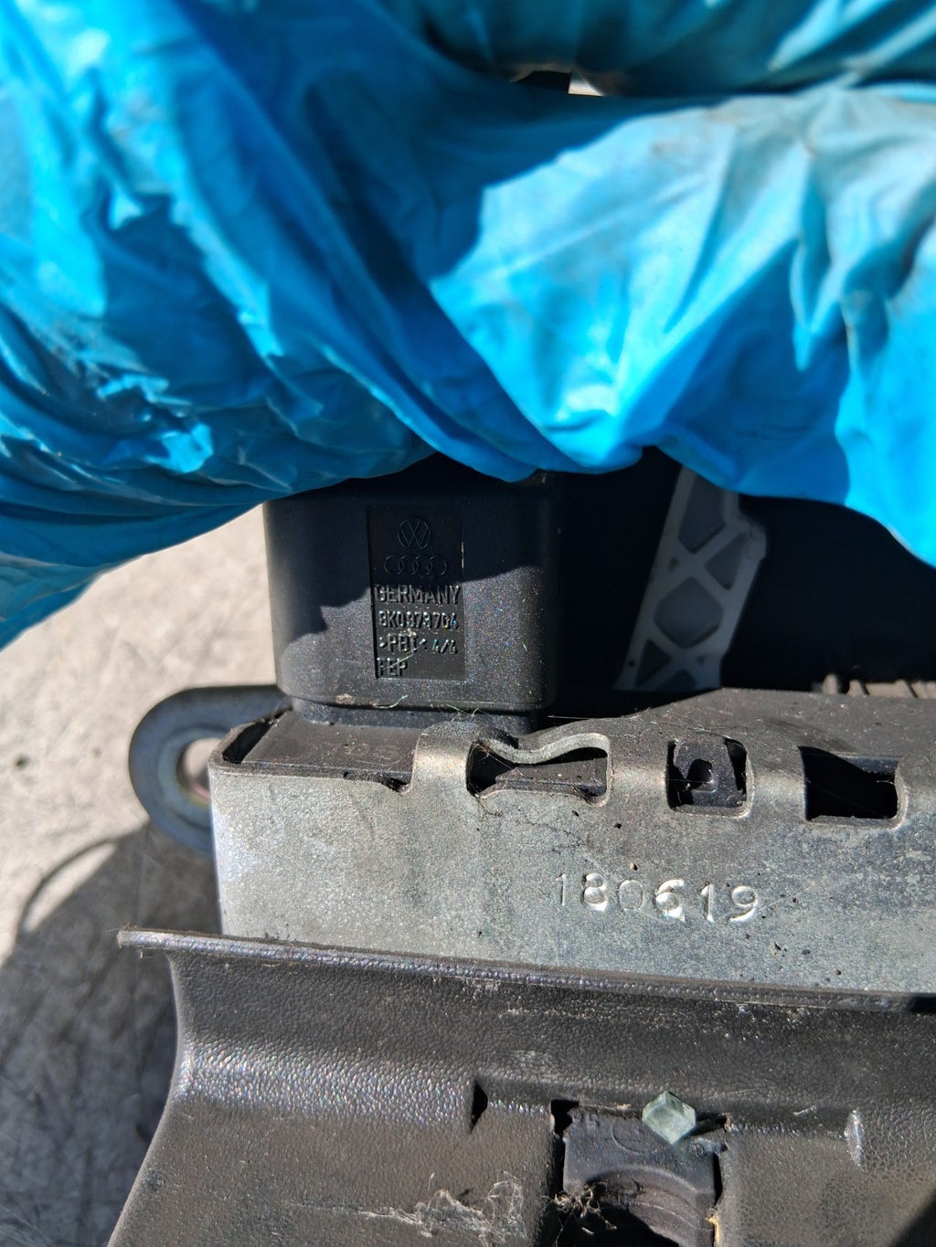 2019 VW VOLKSWEN POLO BOOT LID LOCK LATCH CATCH MECHANISM 8K0973704