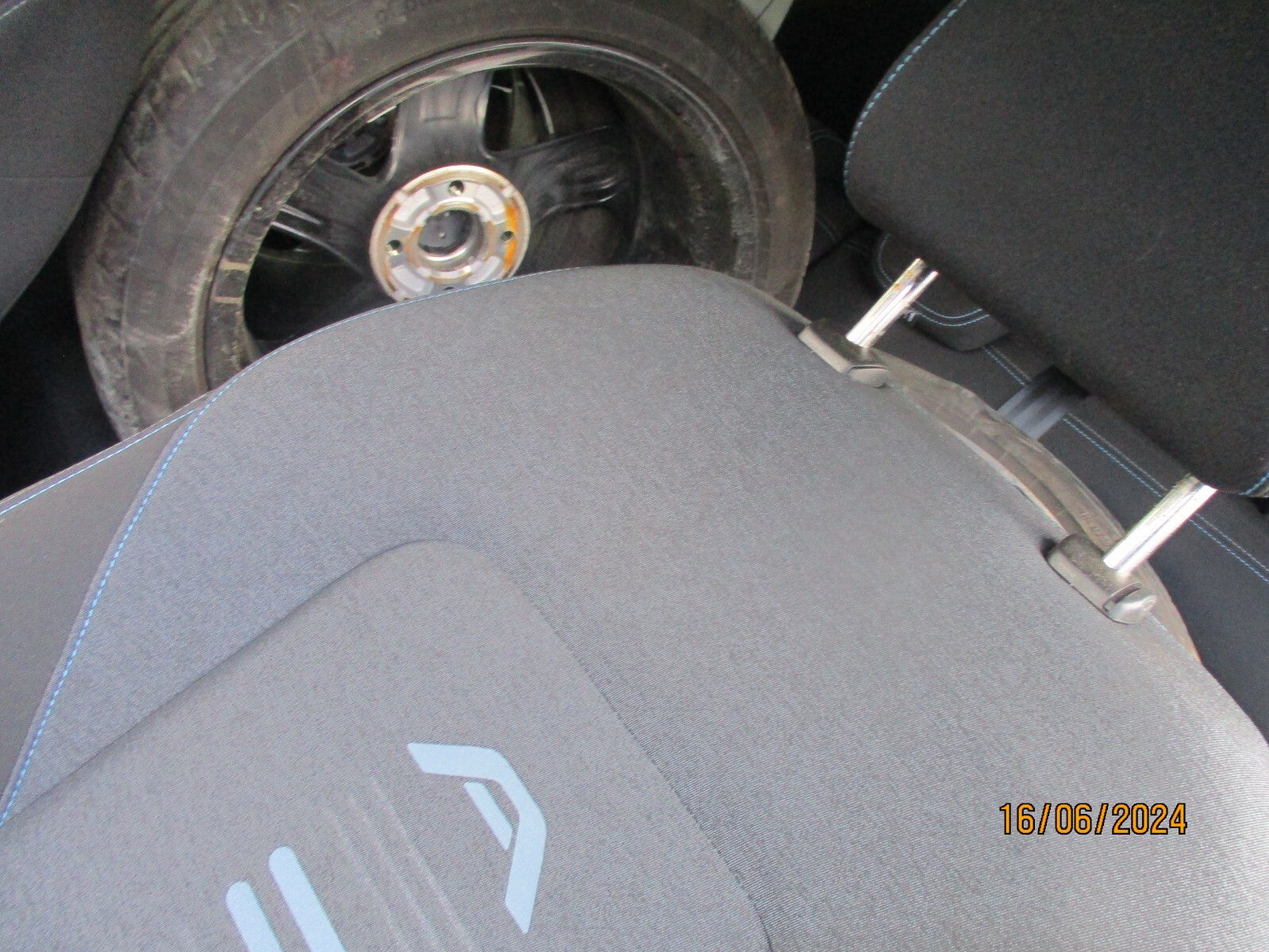 FORD FIESTA MK8 2023 NSF PASSENEGR SIDE FRONT COMPLETE SEAT FABRIC