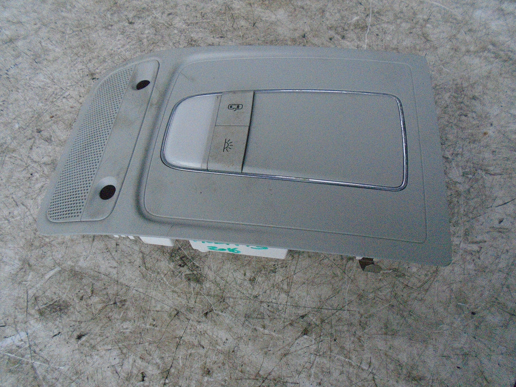 AUDI Q3 A3 2017 FRONT INTERIOR ROOF READING COURTESY LIGHT 8V0947135A