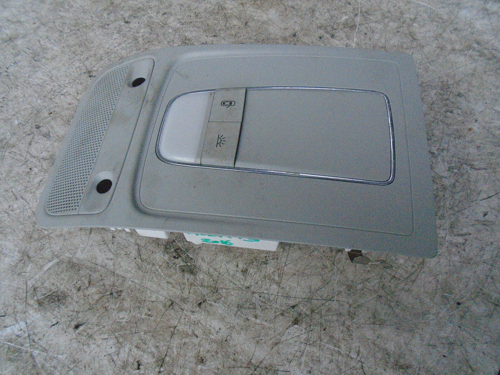 AUDI Q3 A3 2017 FRONT INTERIOR ROOF READING COURTESY LIGHT 8V0947135A