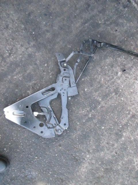 2005 RENAULT MEGANE NSR PASSENGER SIDE REAR LEFT CONVERTIBLE ROOF HINGE 84827741