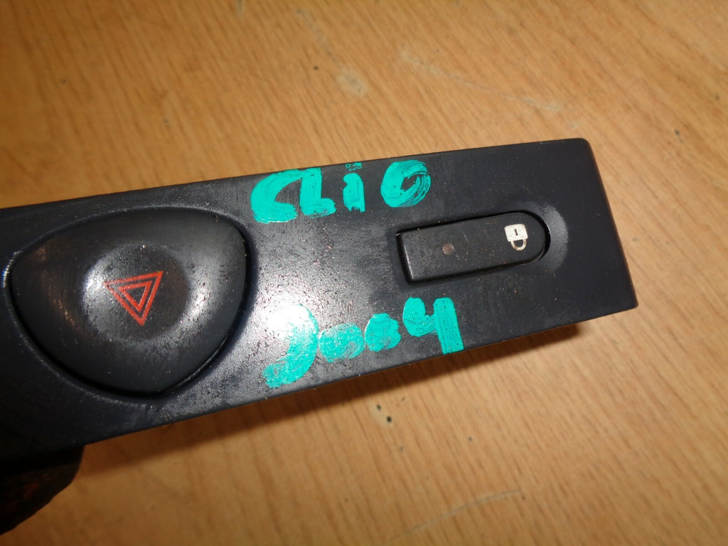 RENAULT CLIO MK2 2004 HAZARD WARNING DEMISTER SWITCH PANEL TRIM