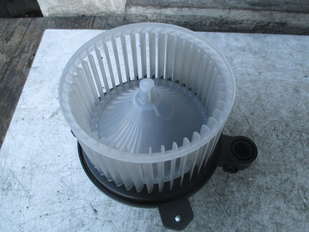 VAUXHALL VIVA 2018 HEATER BLOWER MOTOR FAN UNIT