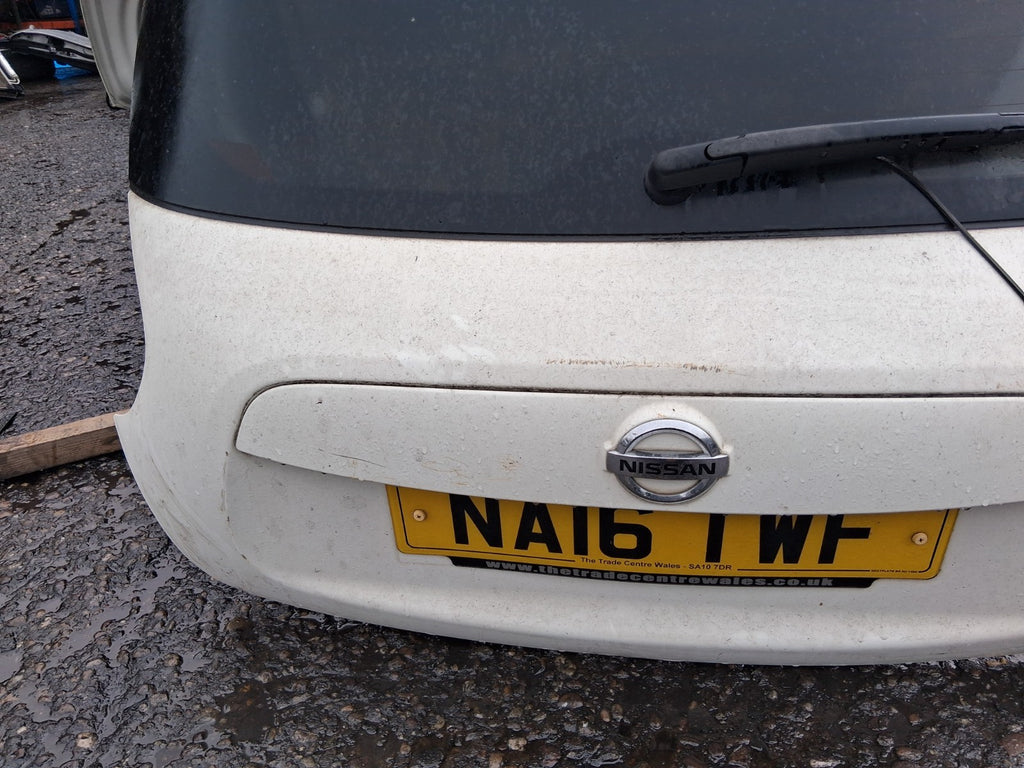 2016 NISSAN JUKE MK1 REAR COMPLETE TAILGATE BOOTLID WHITE