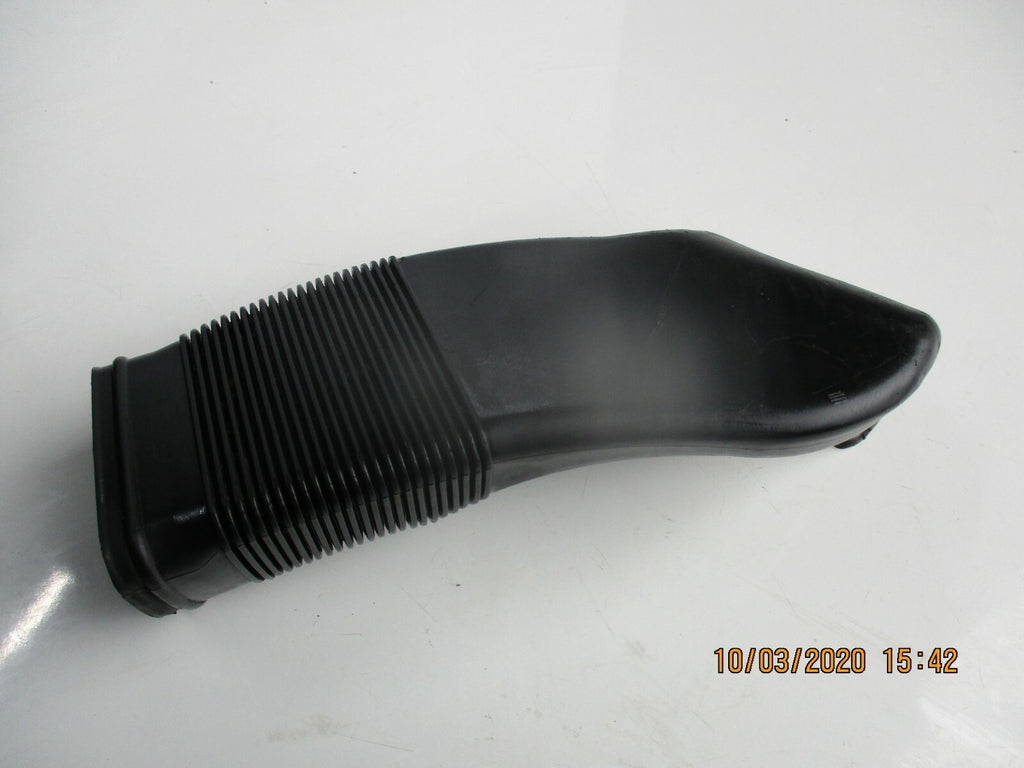 AUDI A6 C6 2008 AIR FILTER INTAKE PLASTIC DUST HOSE PIPE 8D0129617E