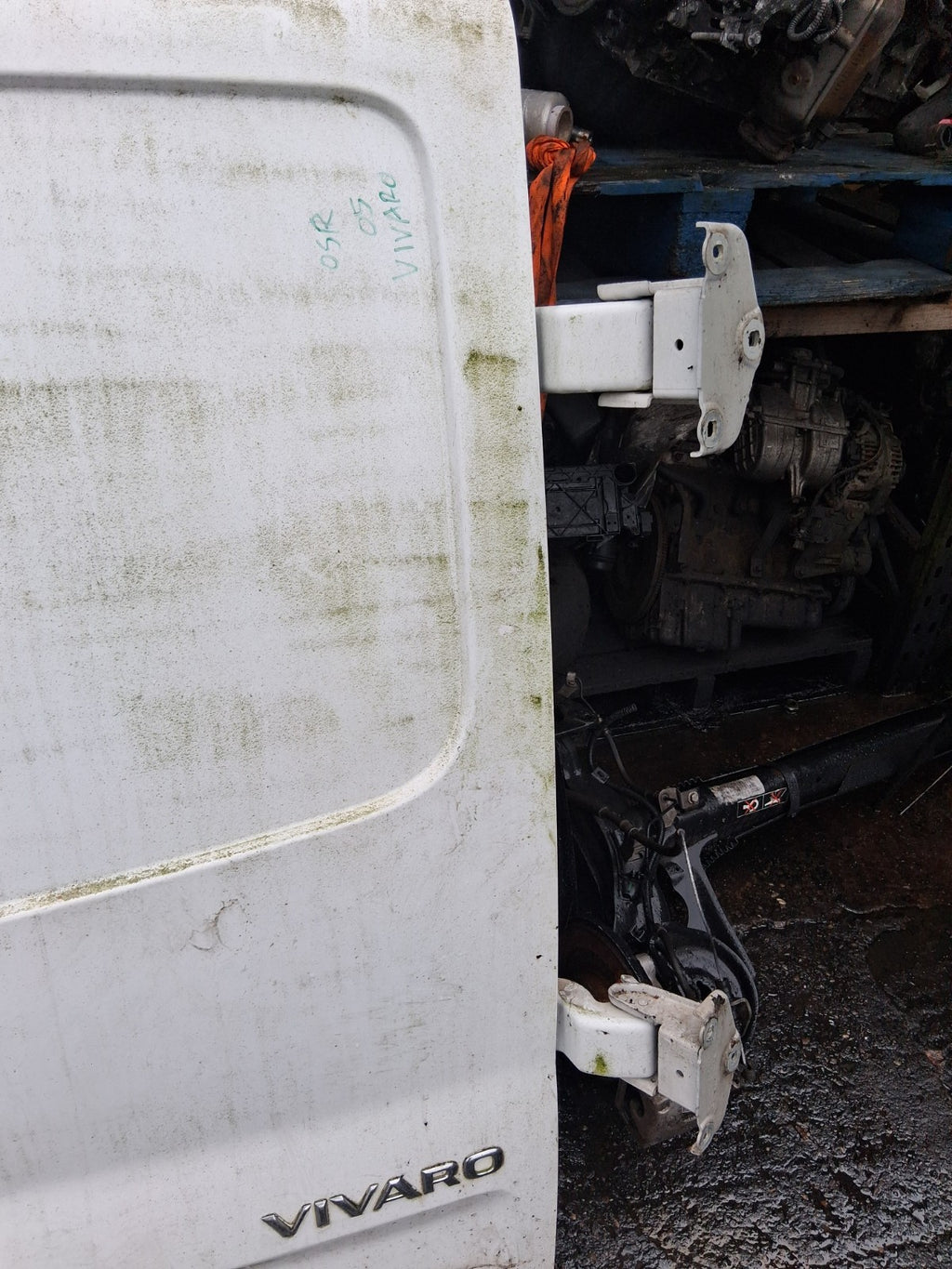 2005 VAUXHALL VIVARO MK1 OSR DRIVER SIDE REAR RIGHT COMPLETE DOOR WHITE