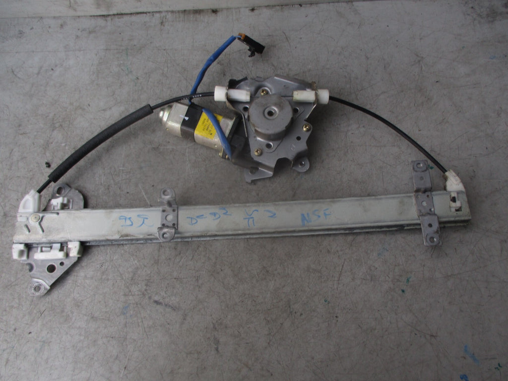 2002 NISSAN NAVARA D22 NSF PASSENGER FRONT WINDOW MOTOR & REGULATOR 807312S410