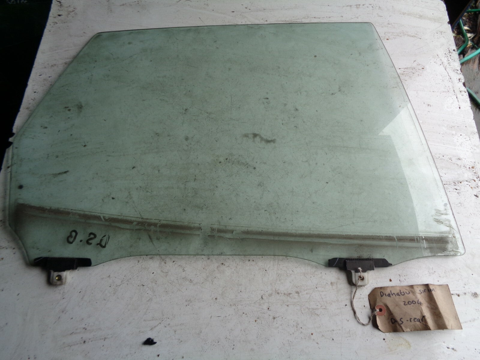 DIAHATSU SIRION 2004 OSR DRIVER SIDE REAR WINDOW GLASS