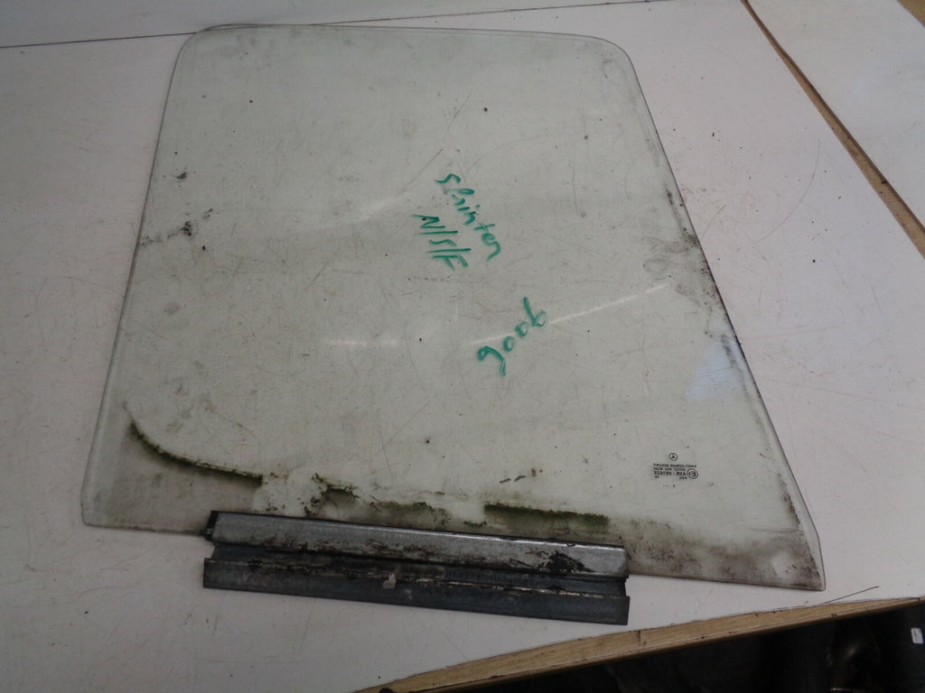 MERCEDES BENZ SPRINTER MK1 2006 NSF PASSENGER SIDE FRONT WINDOW GLASS