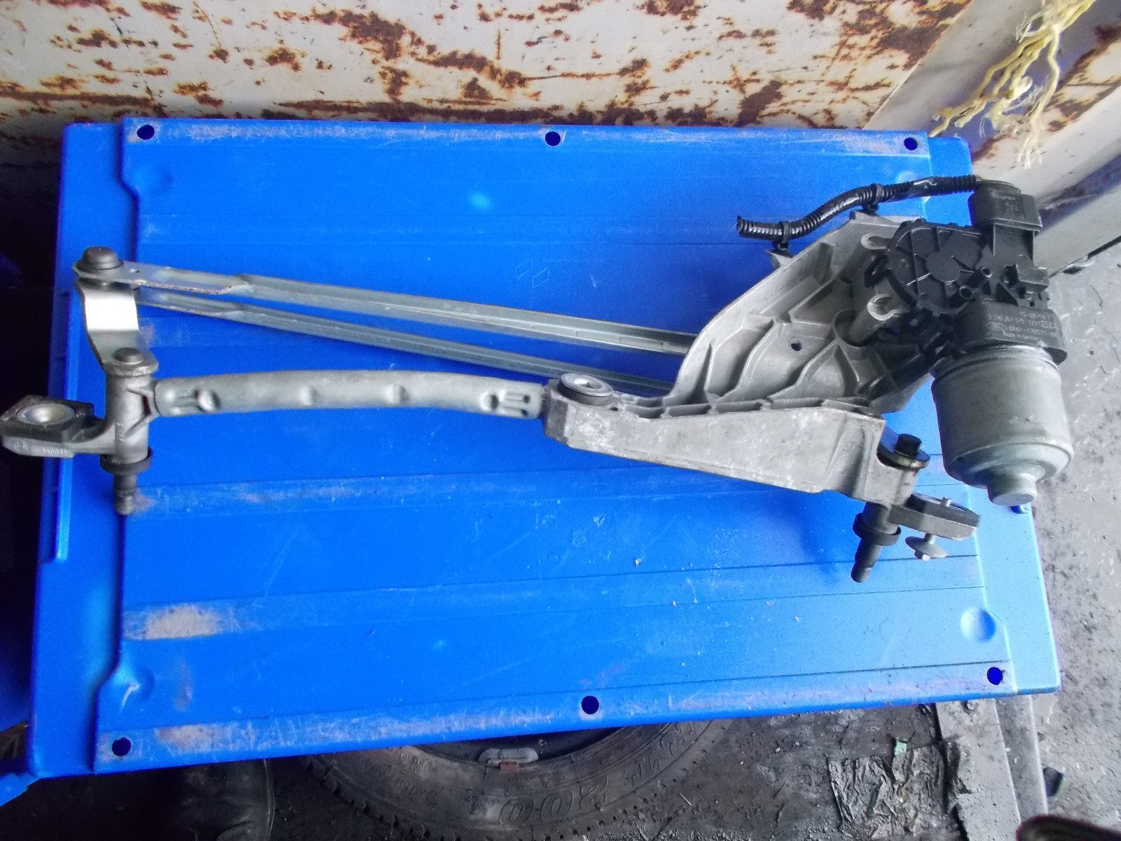 2015 FORD FIESTA MK6 FRONT WIPER LINKAGE & MOTOR 8A6117500BG