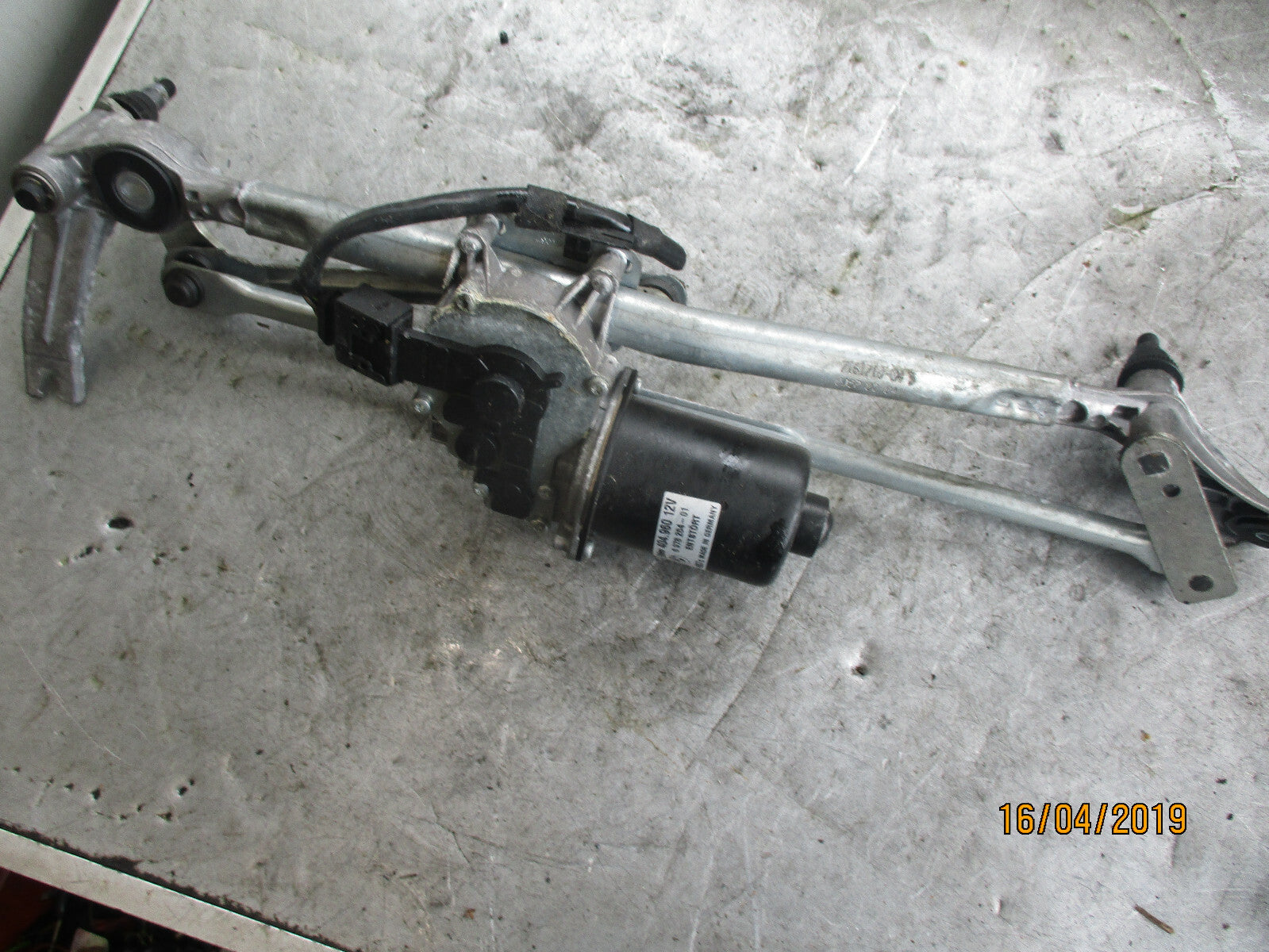 BMW 3 SERIES E90 2007 WINDSCREEN WIPER MOTOR & LINKAGES 697826401