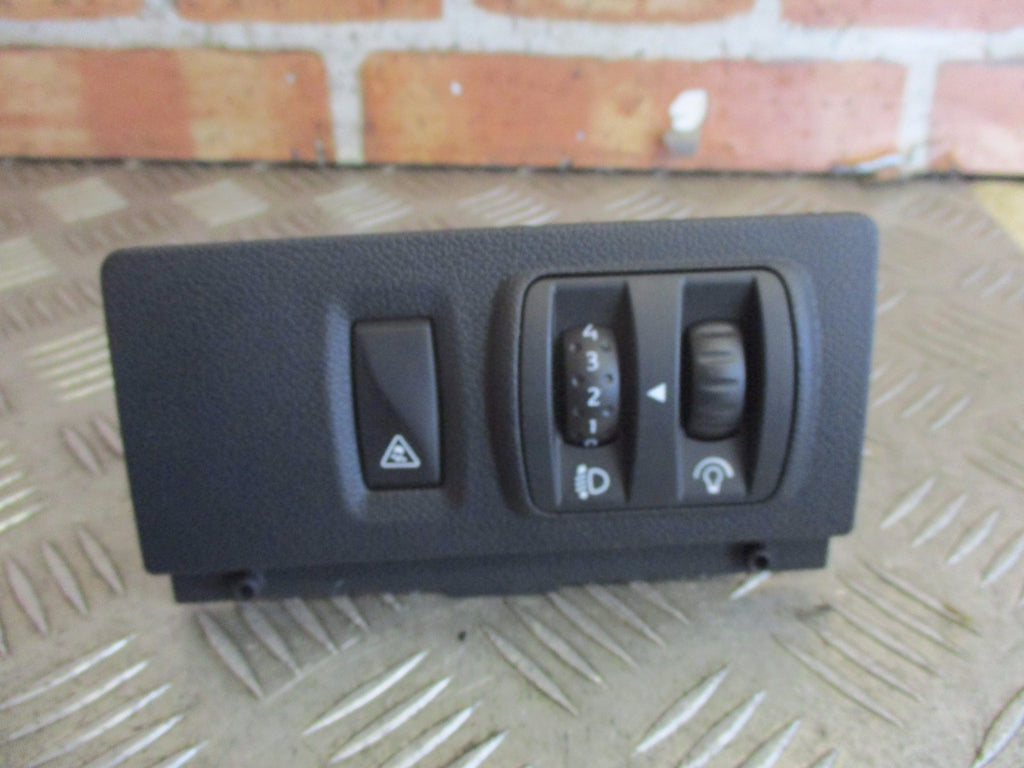 RENAULT LAGUNA MK3 2008 TRACTION & HEADLIGHT LIGHT AIM CONTROL SWITCH 88020009