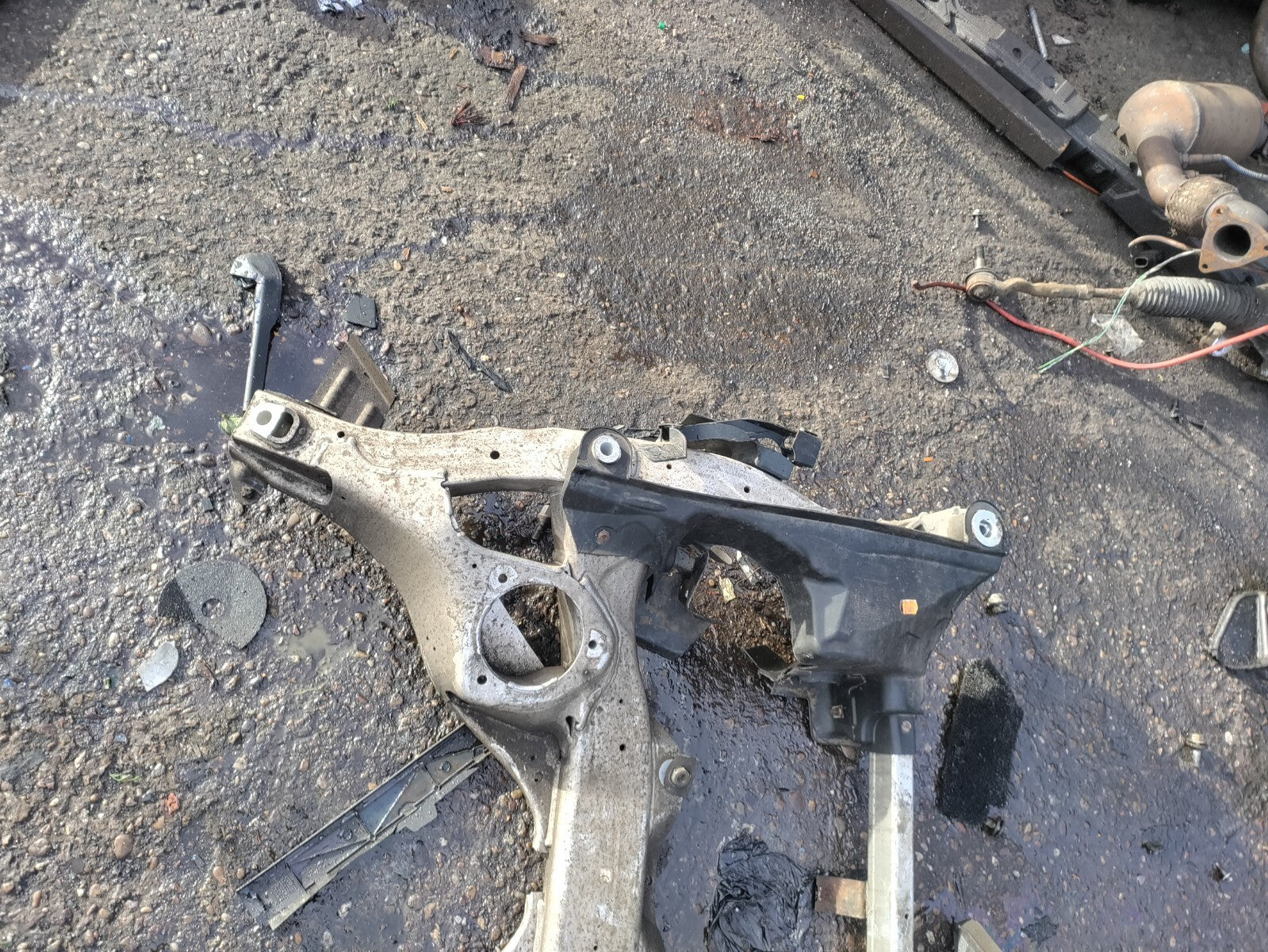 2012 BMW 5 SERIES F10 2.0 DIESEL FRONT ENGINE SUBFRAME AXLE CARRIER 6797643
