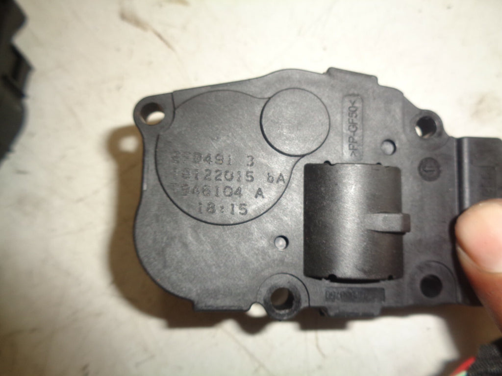 BMW 3 SERIES F30 2015 AIR VENT CONTROL FLAP MOTOR T946104A