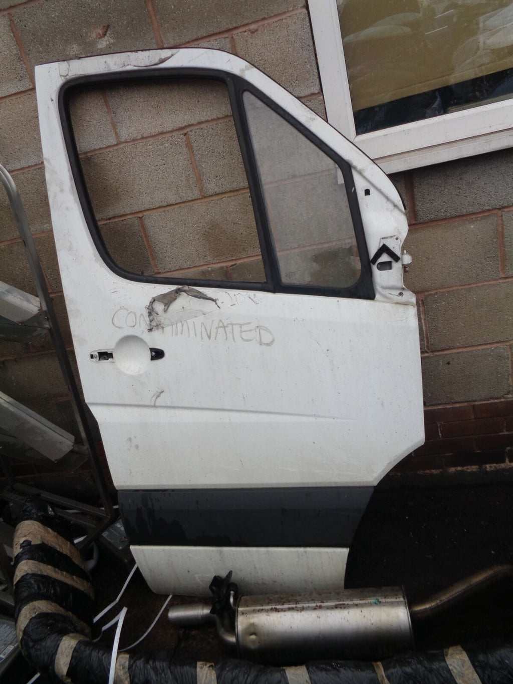 VW VOLKSWAGEN CRAFTER  OSF DRIVER SIDE FRONT DOOR COMPLETE WHITE