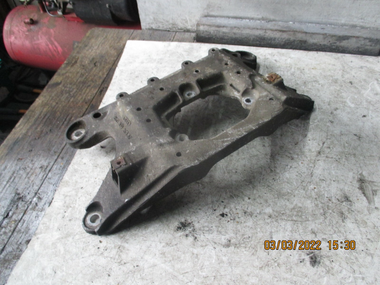 AUDI A5 8T 2011 2.0 TDI GEARBOX MOUNT CRADLE BRACKET 8K0399263AF