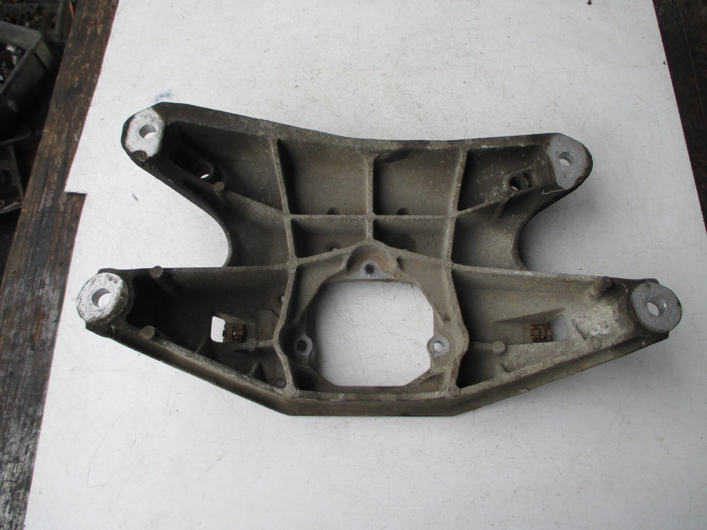 AUDI A4 2011 LOWER GEARBOX ENGINE CRADLE MOUNT SUPPORT BRACKET 8K0399263AF