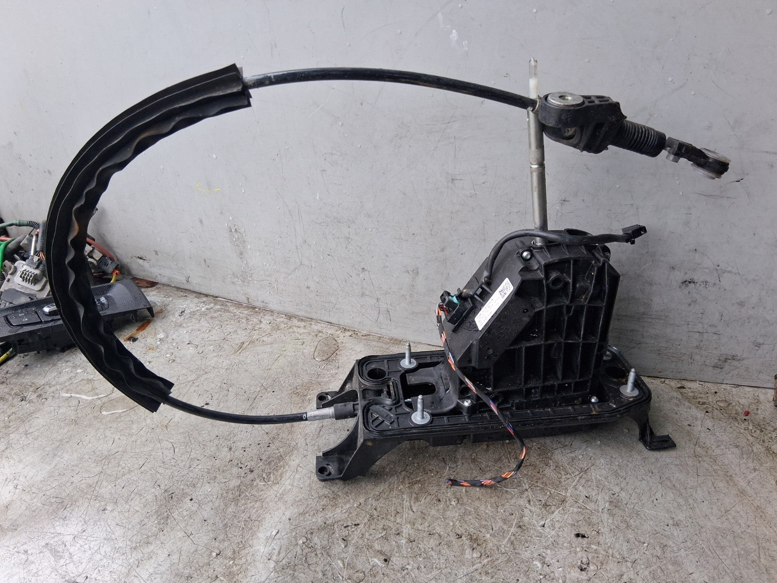 VW VOLKSWAGEN TIGUAN MK2 2023 MANUAL GEAR STICK SHIFTER GEAR LEVER 5QF713025K