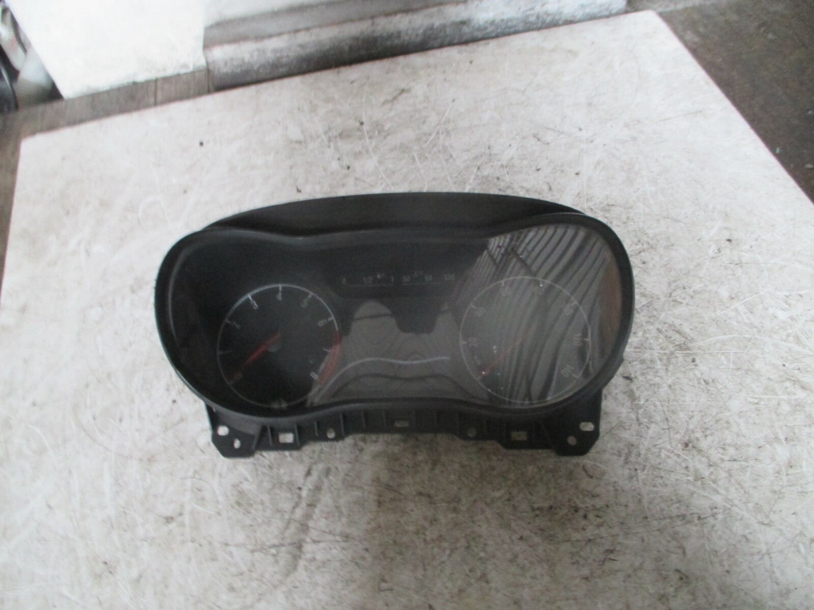 VAUXHALL CORSA E 2014-2019 SPEEDOMETER INSTRUMENT CLUSTER 13499776