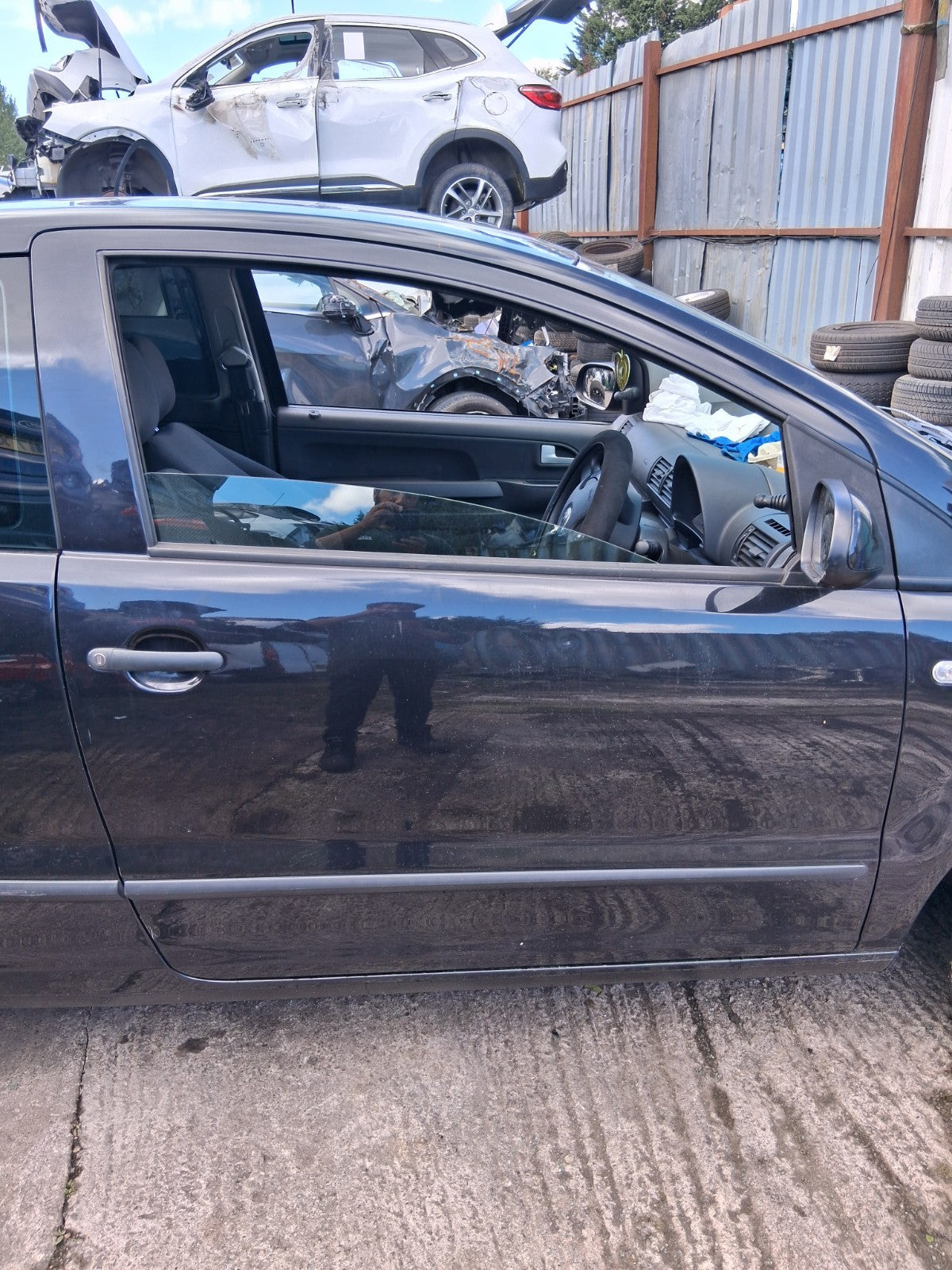 2011 VW VOLKSWAGEN FOX 3 DOOR OS DRIVER SIDE FRONT RIGHT BARE DOOR BLACK
