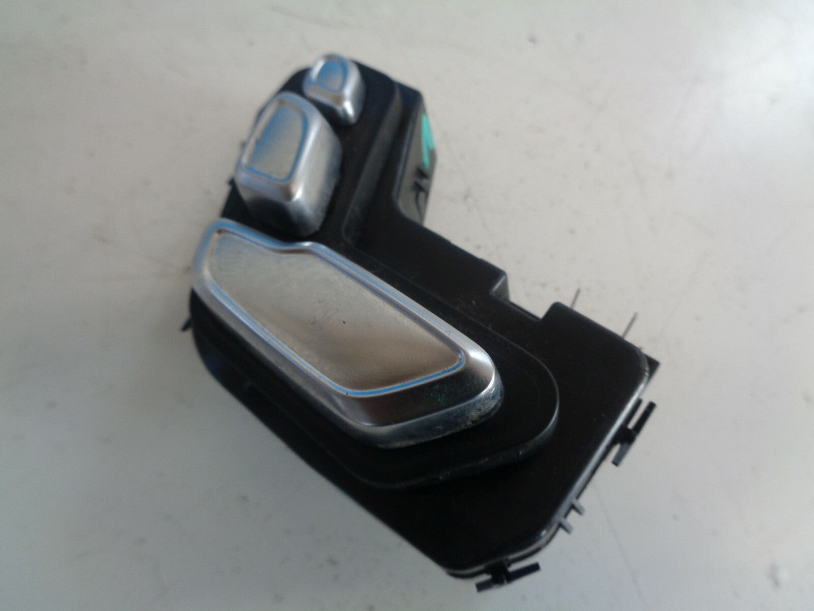 MERCEDES A-CLASS W176 2018 LEFT SIDE SEAT SWITCH CONTROL MODULE A2469054801