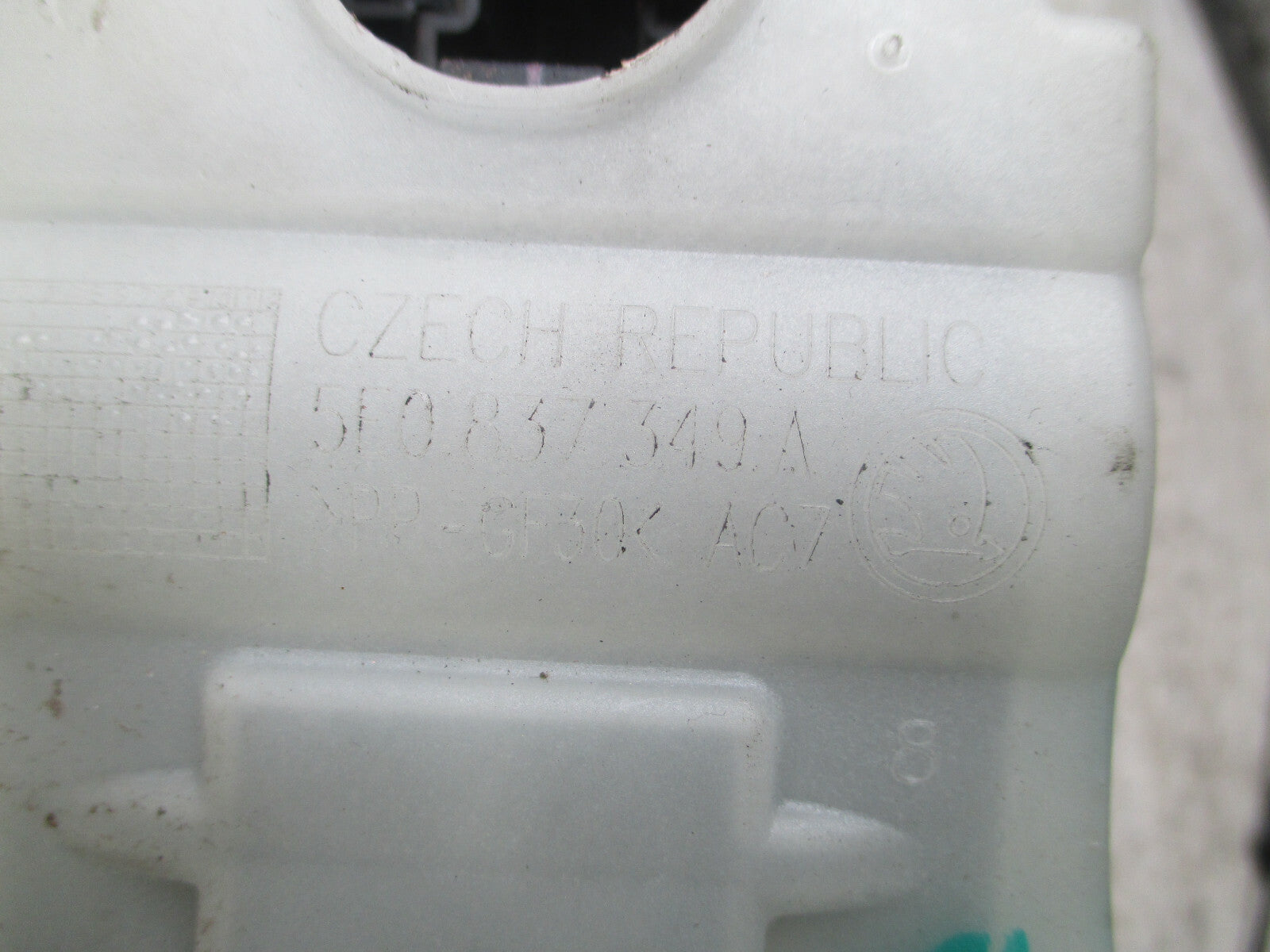 SKODA FABIA 2018 MK3 NJ OSR REAR DRIVER SIDE DOOR LOCK MECHANISM 5E0837349