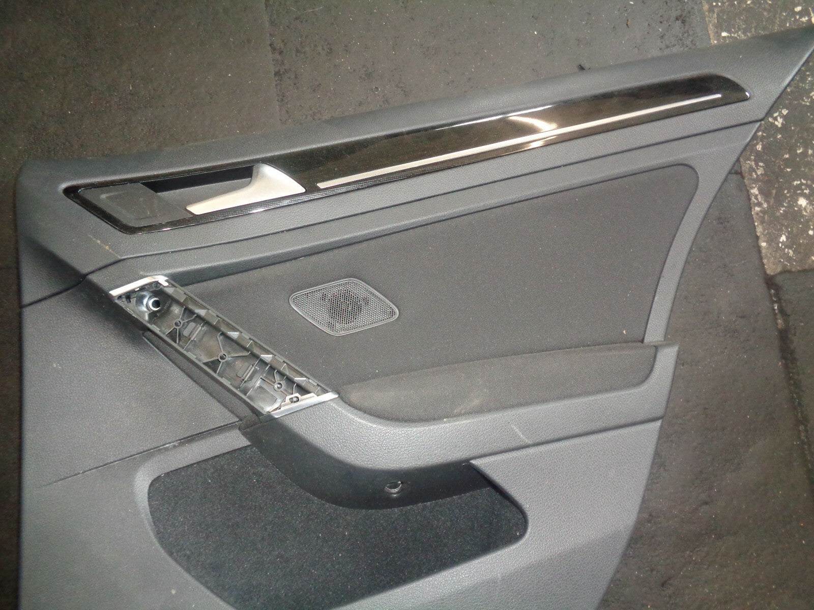 2019 VW VOLKSWAGEN GOLF MK7 MK7.5 OSR DRIVER SIDE REAR DOOR CARD 5G6867212