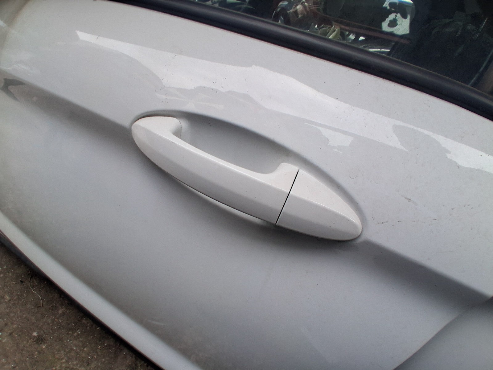2018 FORD KA + PLUS MK3 HATCHBACK NSF PASSENGER SIDE FRONT DOOR HANDLE WHITE