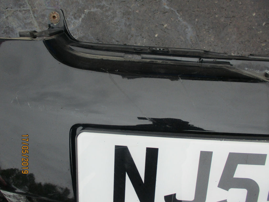 VW VOLKSWAGEN GOLF MK5 FRONT BUMPER BLACK DAMAGED
