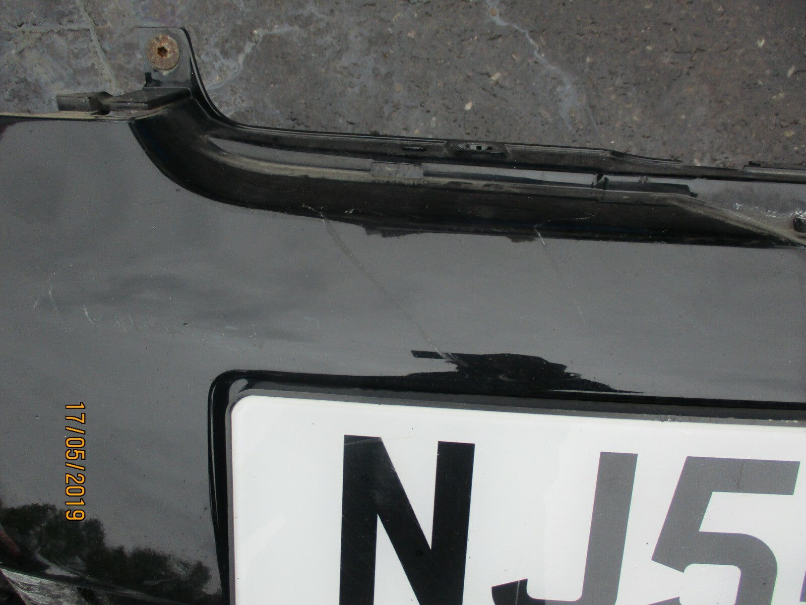 VW VOLKSWAGEN GOLF MK5 FRONT BUMPER BLACK DAMAGED