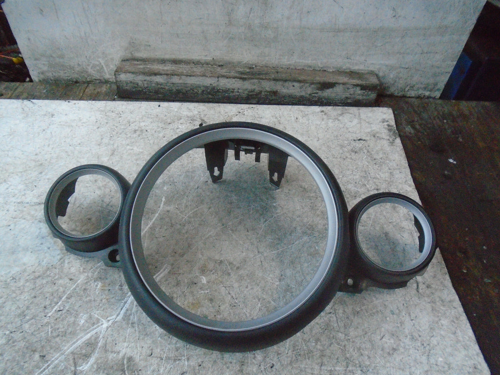 MINI COOPER 2010 R56 DASHBOARD SPEEDO CLUSTER SURROUND TRIM