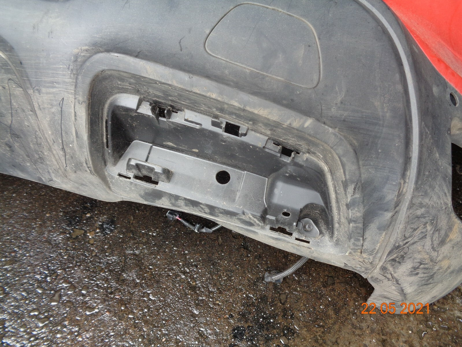 CITROEN C5 AIRCROSS 2019 REAR BACK PLASTIC BUMPER IN RED WITH SOME TRIMS