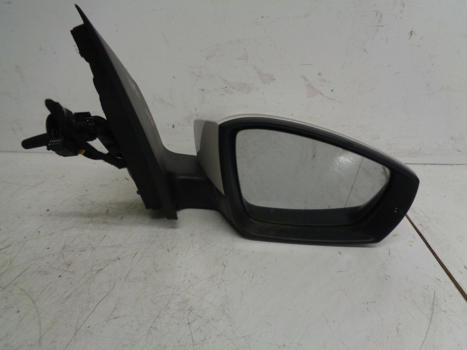 VW VOLKSWAGEN POLO 6R OS DRIVER SIDE MANUAL WING DOOR MIRROR WHITE 6R2857502BE