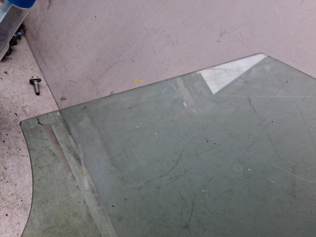 2016 VOLKSWAGEN TIGUAN NSF PASSENGER SIDE FRONT LEFT WINDOW GLASS 43R00098