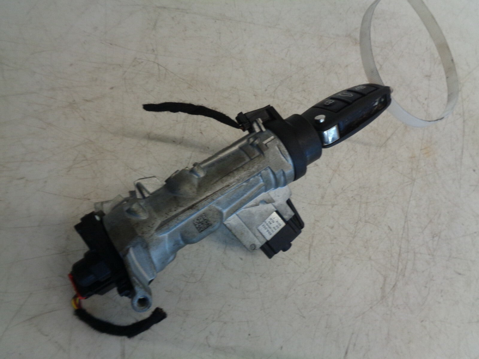 AUDI A3 8V 2013 S3 14-19 IGNITION BARREL & KEY 5Q1905865A