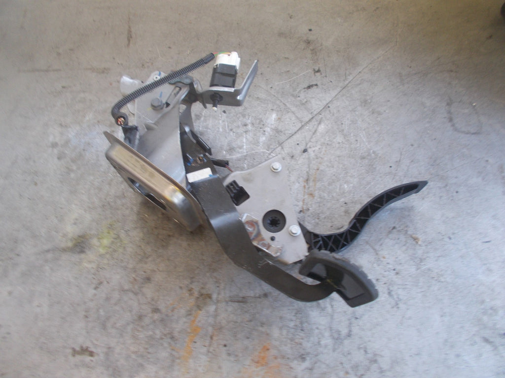 RENAULT CLIO X98 (MK4) 2012-2018 SEMI AUTOMATIC AUTO PEDAL BOX 180227565R