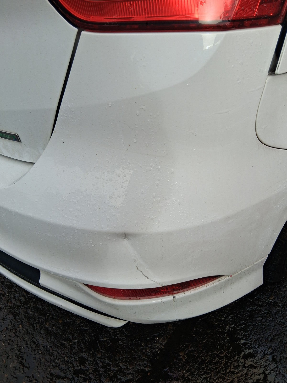 2017 FORD FOCUS MK3 ST LINE COMPLETE REAR BUMPER WITH PDC SENSORS WHITE 5F
