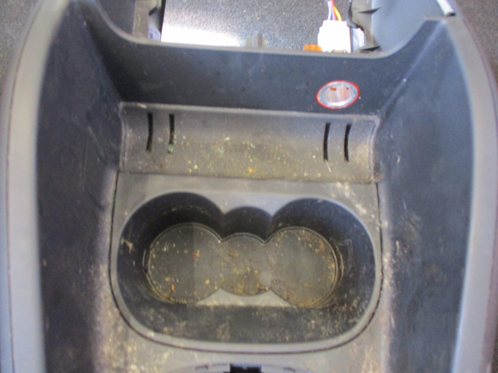 AUDI A1 2013 PLASTIC CENTRE CONSOLE HAND BRAKE SURROUND CUP HOLDER 8X0.862.533