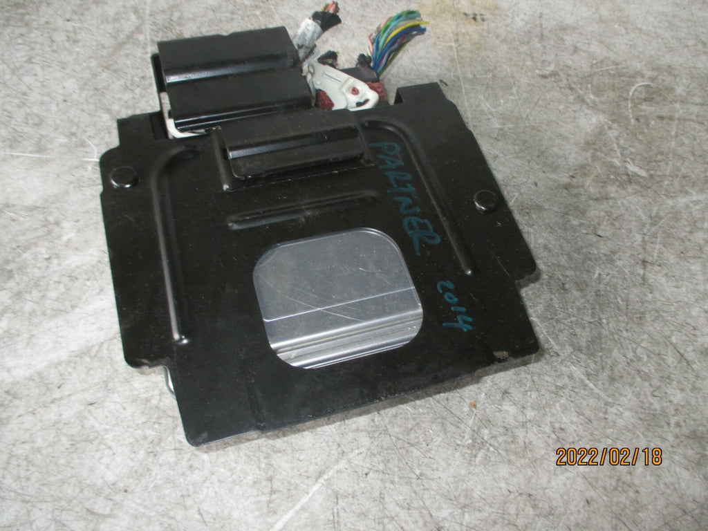 PEUGEOT PARTNER 2014 1.6 DIESEL ENGINE CONTROL MODULE ECU 9807885980