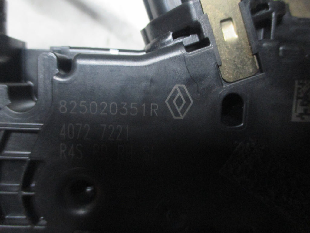 RENAULT TWINGO MK3 2017 OSR DRIVER SIDE REAR DOOR LOCK MECHANISM 825020351R